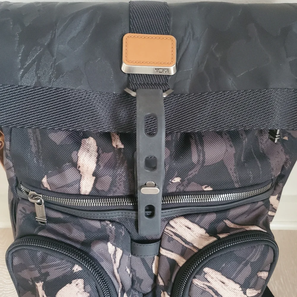 NWOT TUMI ALPHA BRAVO LONDON ROLL-TOP GRAY HIGHLANDS CAMOUFLAGE NYLON BACKPACK